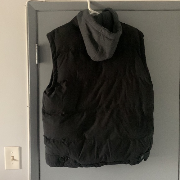 Footaction puff vest/Size Large/REMOVABLE HOODIE - Picture 2 of 5